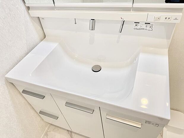 ■手洗いや顔を洗う時も快適に使える便利なシャワー