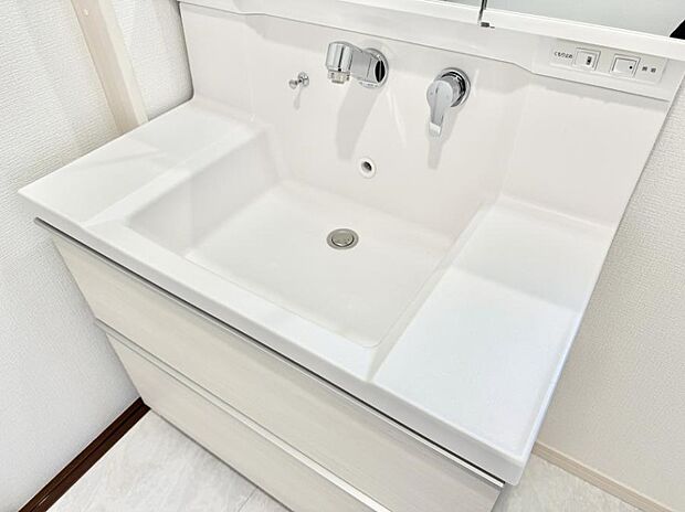 ■手洗いや顔を洗う時も快適に使える便利なシャワー