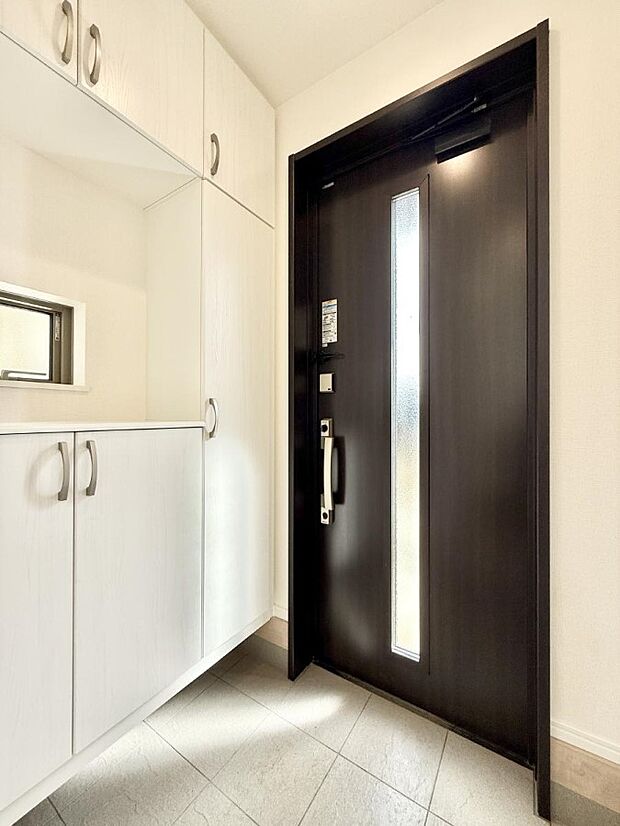 ■ 毎日を気持ちよく迎える、明るく温もりのある玄関