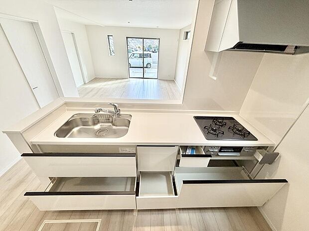 ■収納力豊富なシステムキッチンです!