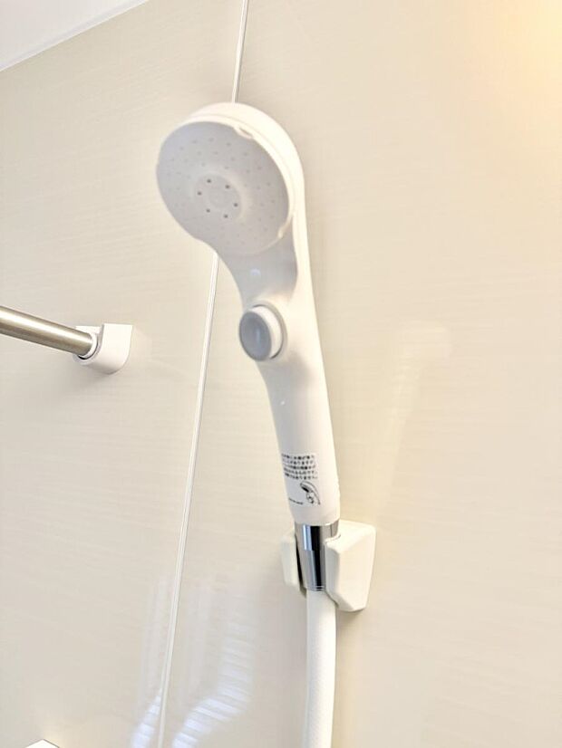 ■手元で簡単に止水できるため、水の無駄遣いを減らすことができます。