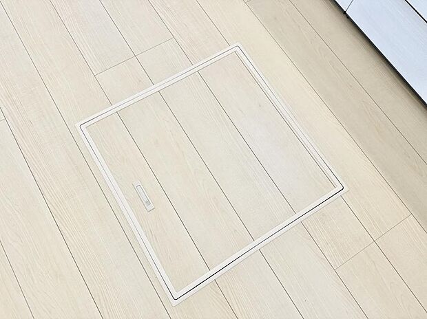 ■日用品やストックに便利な床下収納