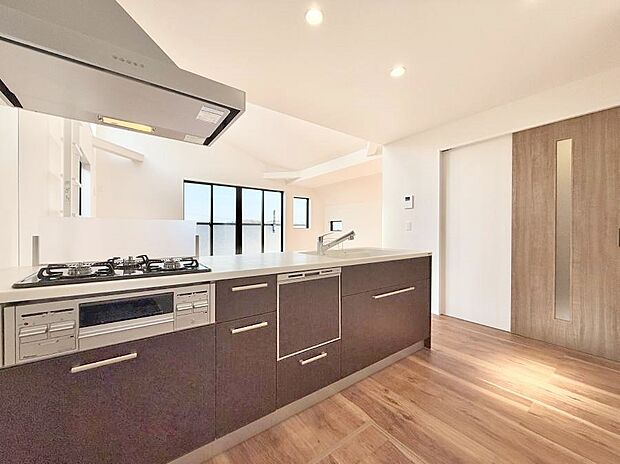 ■家族の絆を深める、温もりのあるキッチン