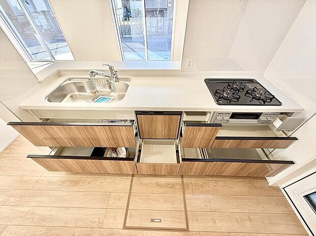 ■シンプルで機能的、毎日使いやすいキッチン