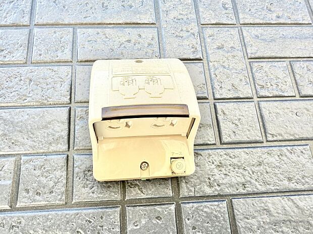 ■屋外に電源コンセントがあれば、高圧洗浄機で窓や外壁を掃除するなど便利です。