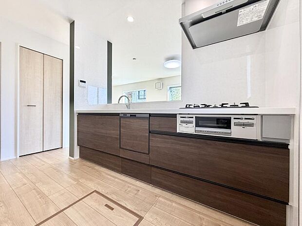 ■シンプルで機能的、毎日使いやすいキッチン