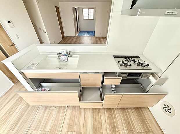 ■家族の絆を深める、温もりのあるキッチン