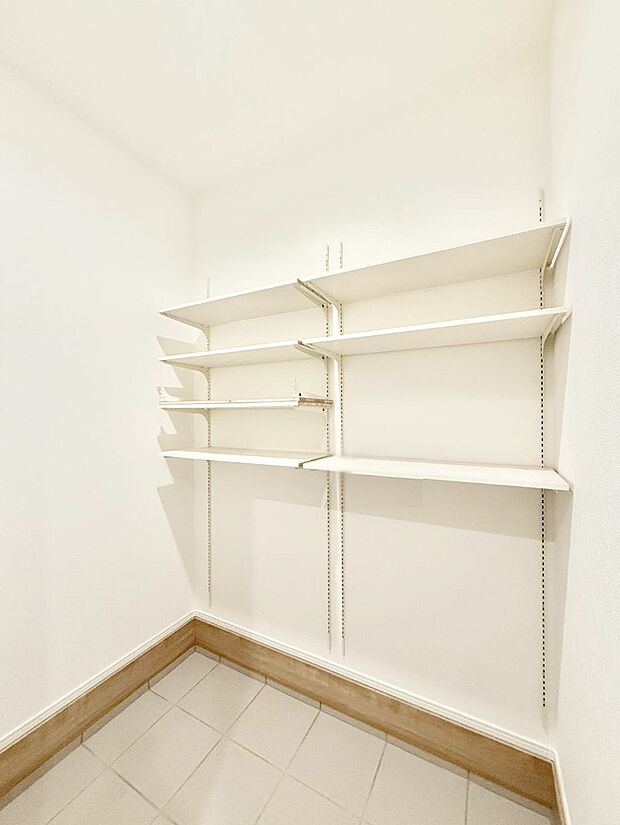 ■シューズインクローゼット付なので、外で使う物をまとめて収納、すっきり玄関に