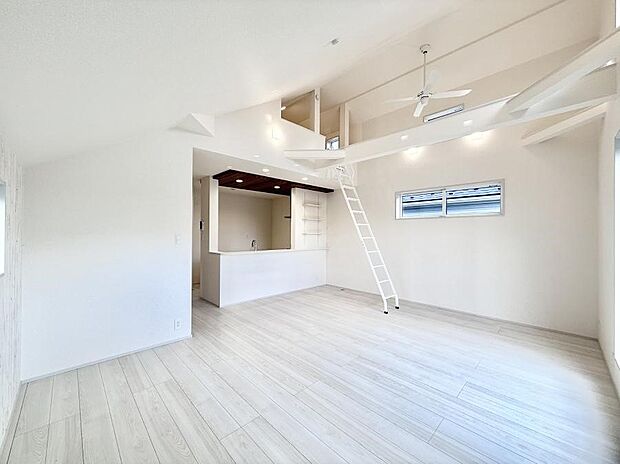 ■くつろぎと笑顔が集まる、心温まるリビング