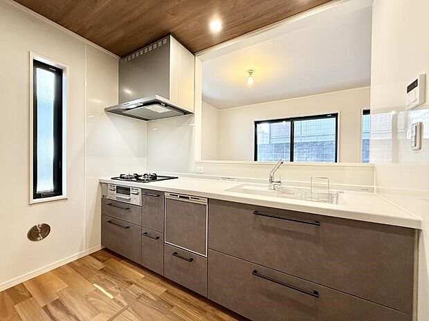 ■シンプルで機能的、毎日使いやすいキッチン