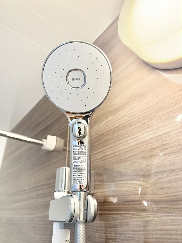 ■手元で簡単に止水できるため、水の無駄遣いを減らすことができます。