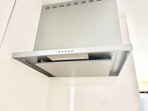 ■フードに覆われている為、匂いが換気扇に誘導され、効率的に排煙ができます