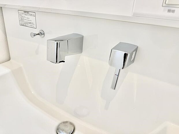 ■手洗いや顔を洗う時も快適に使える便利なシャワー