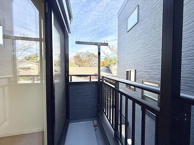 ■ 心地よい風と光を感じる、くつろぎのバルコニー