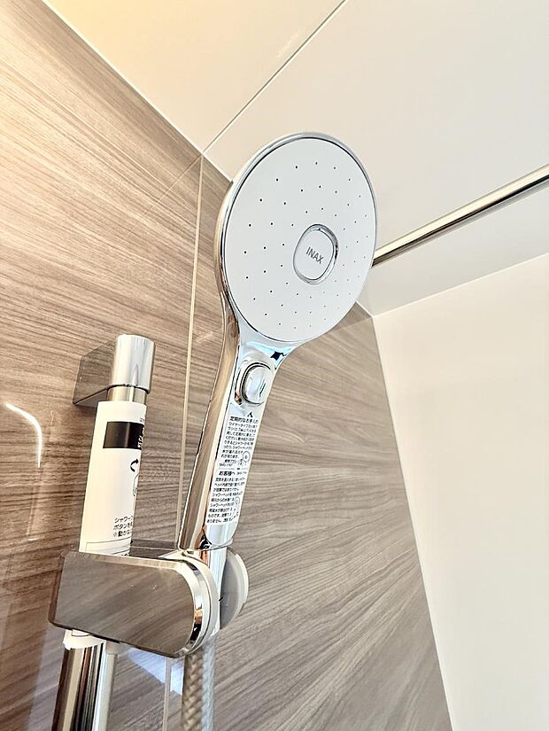 ■手元で簡単に止水できるため、水の無駄遣いを減らすことができます。