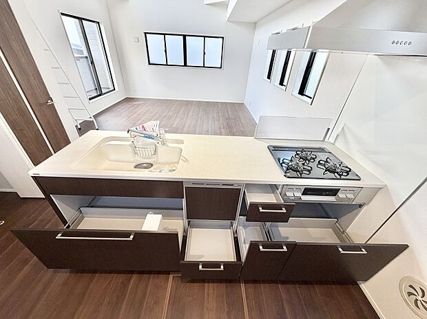 ■収納力豊富なシステムキッチンです!