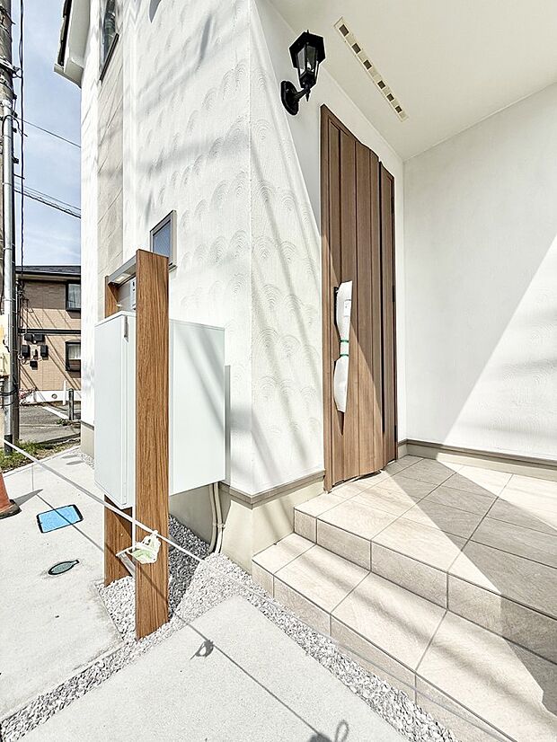 ■ 心地よい暮らしへとつながる、温かい玄関