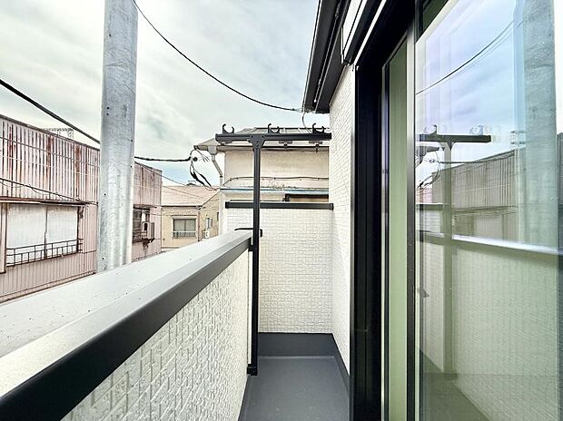 ■ 自然を身近に感じる、開放的なバルコニー