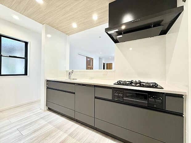 ■広々キッチンでお子さんも一緒にお手伝いできます!