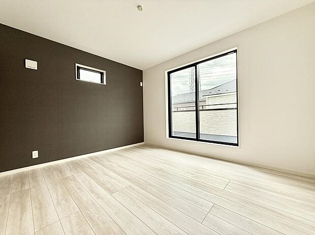 ■大きな窓は開放感があり、明るさ通風バッチリです  