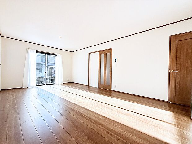 ■くつろぎと笑顔が集まる、心温まるリビング