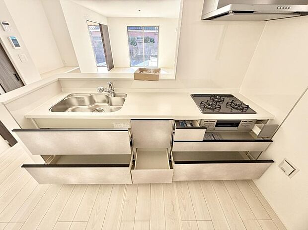 ■収納力豊富なシステムキッチンです！