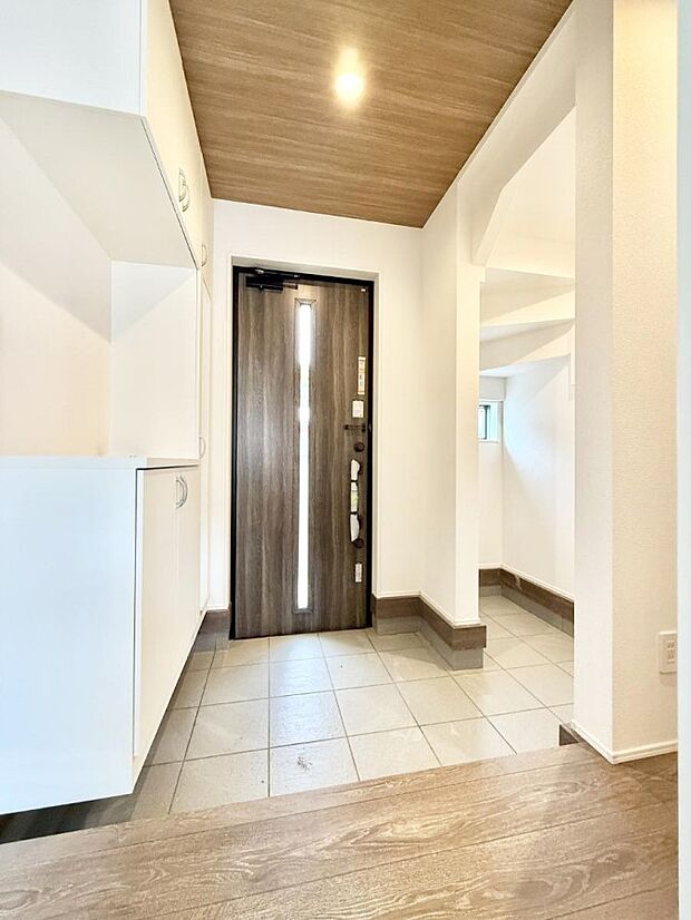 ■欲しかったシューズインクローク!雨具や三輪車、ベビーカーも置けます!