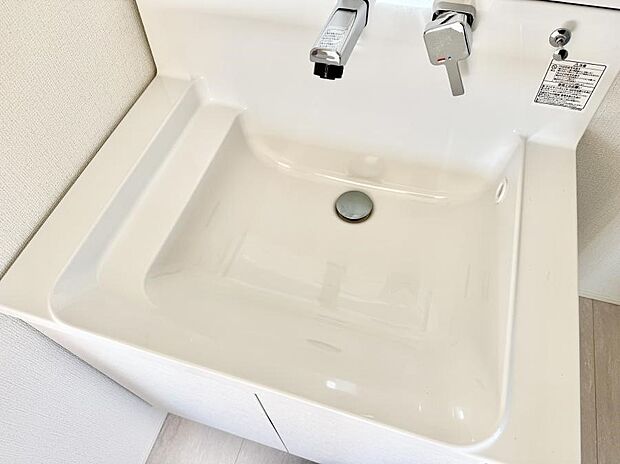 ■手洗いや顔を洗う時も快適に使える便利なシャワー