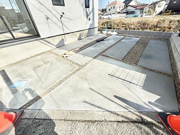 ■駐車スペース2台可能（車種による）  