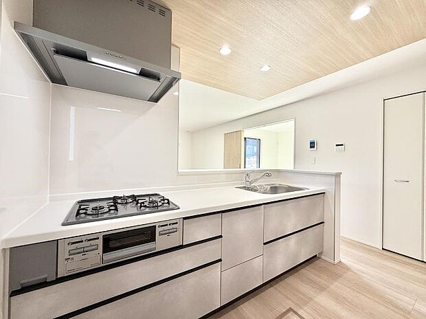 ■家族の絆を深める、温もりのあるキッチン