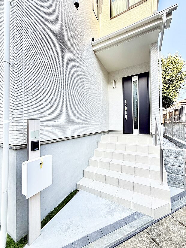 ■ 心地よい暮らしへとつながる、温かい玄関