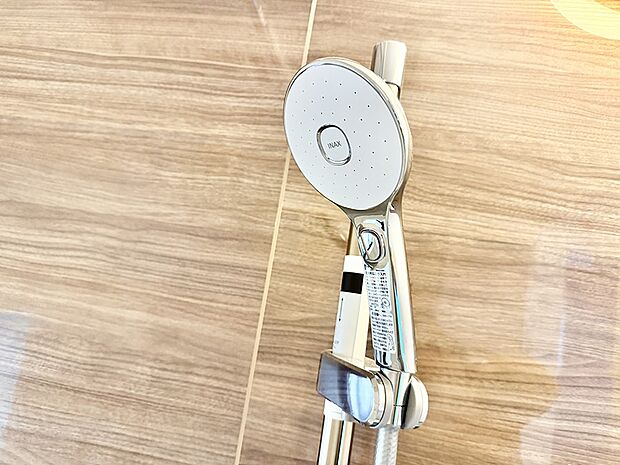 ■手元で簡単に止水できるため、水の無駄遣いを減らすことができます。  