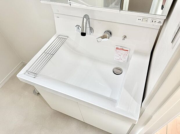 ■手洗いや顔を洗う時も快適に使える便利なシャワー