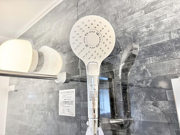 ■手元で簡単に止水できるため、水の無駄遣いを減らすことができます。