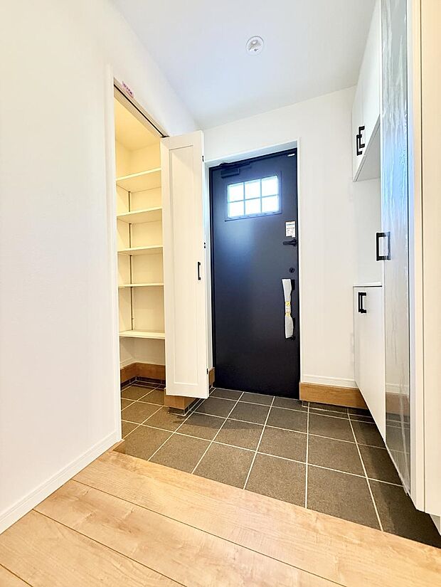 ■ ここから始まる一日、すっきり整った玄関