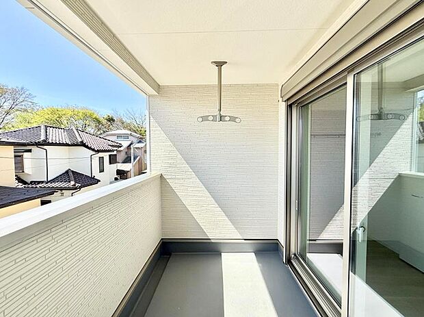 お洗濯物がよく乾く陽当たり良好のバルコニーです!