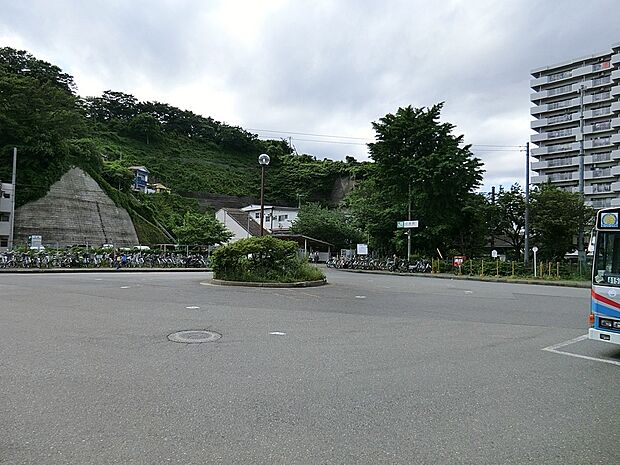 駅 960m JR横須賀線「田浦」駅