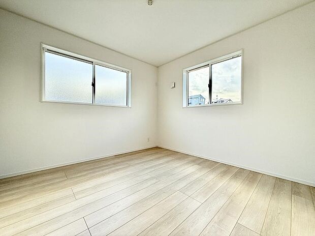 ■2面採光で明るい居室！