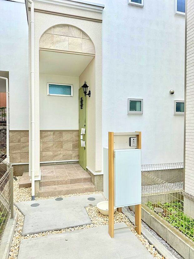 ■ 心地よい暮らしへとつながる、温かい玄関