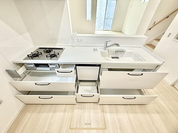 ■収納力豊富なシステムキッチンです!