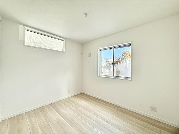 ■2面採光で明るい居室!