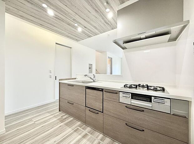 ■シンプルで機能的、毎日使いやすいキッチン