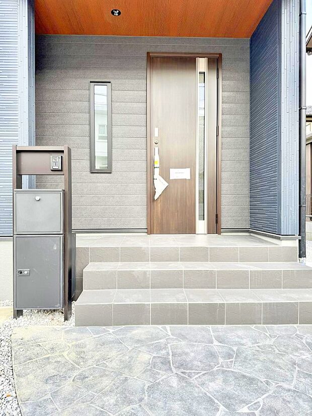 ■ 心地よい暮らしへとつながる、温かい玄関