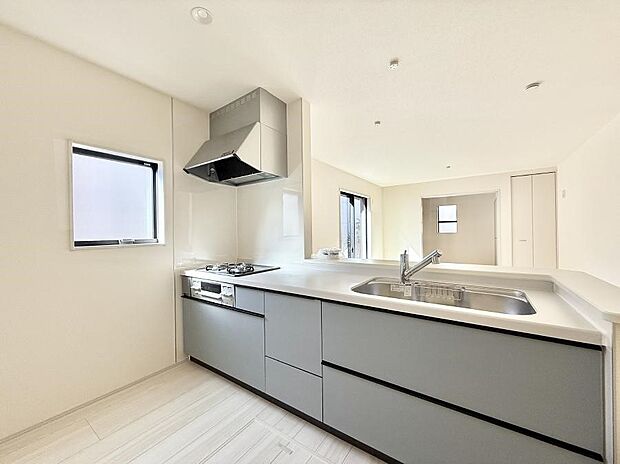 ■会話が深まる対面キッチン！家族との会話がはずみます！  