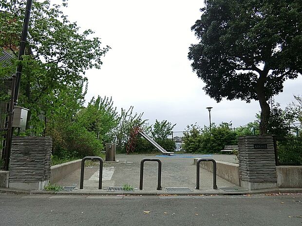 公園 700m 片岡矢畑公園