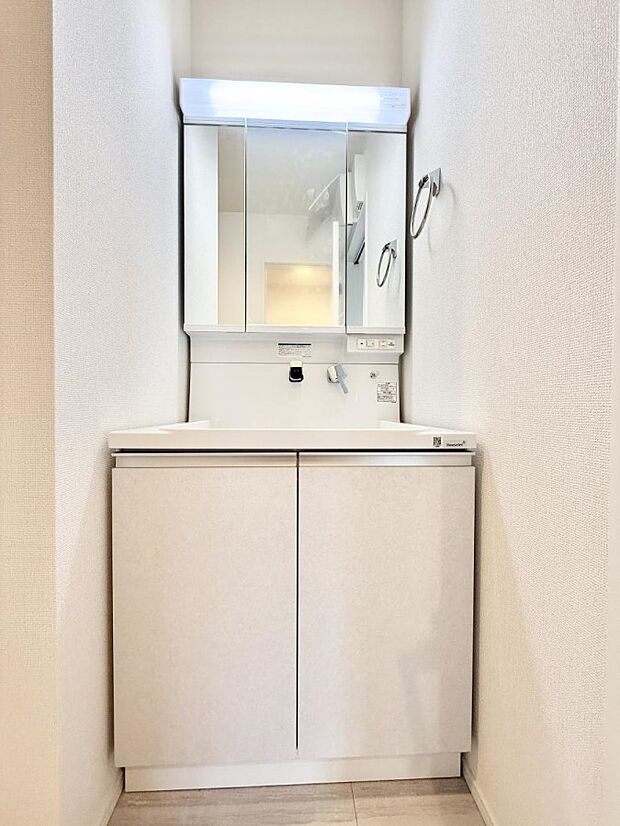 ■明るい洗面所は毎朝の歯磨きも楽しくできちゃいそうです♪