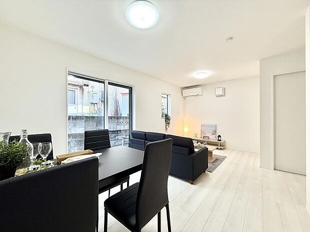 ■くつろぎと笑顔が集まる、心温まるリビング