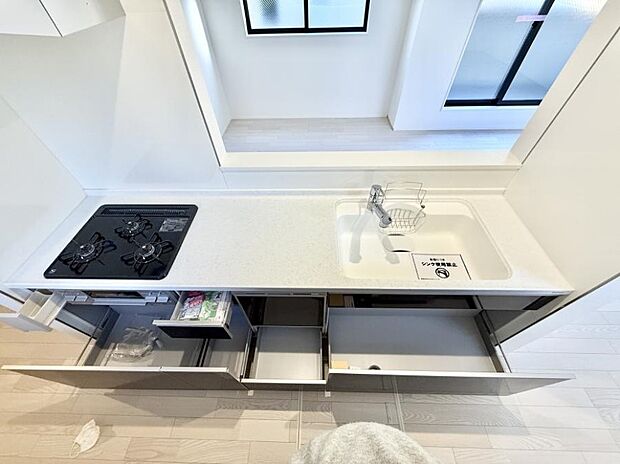 ■収納力豊富なシステムキッチンです!