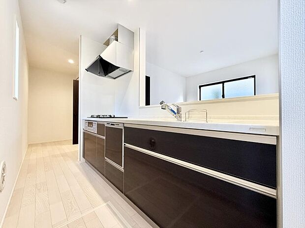 ■カウンターキッチンなのでお料理をしながらも家族との会話がはずみます