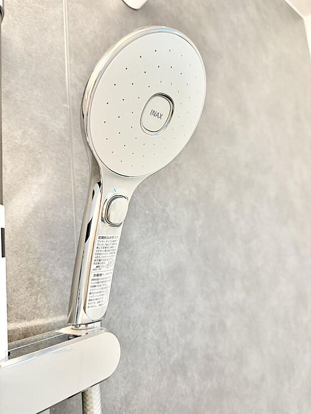 ■手元で簡単に止水できるため、水の無駄遣いを減らすことができます。